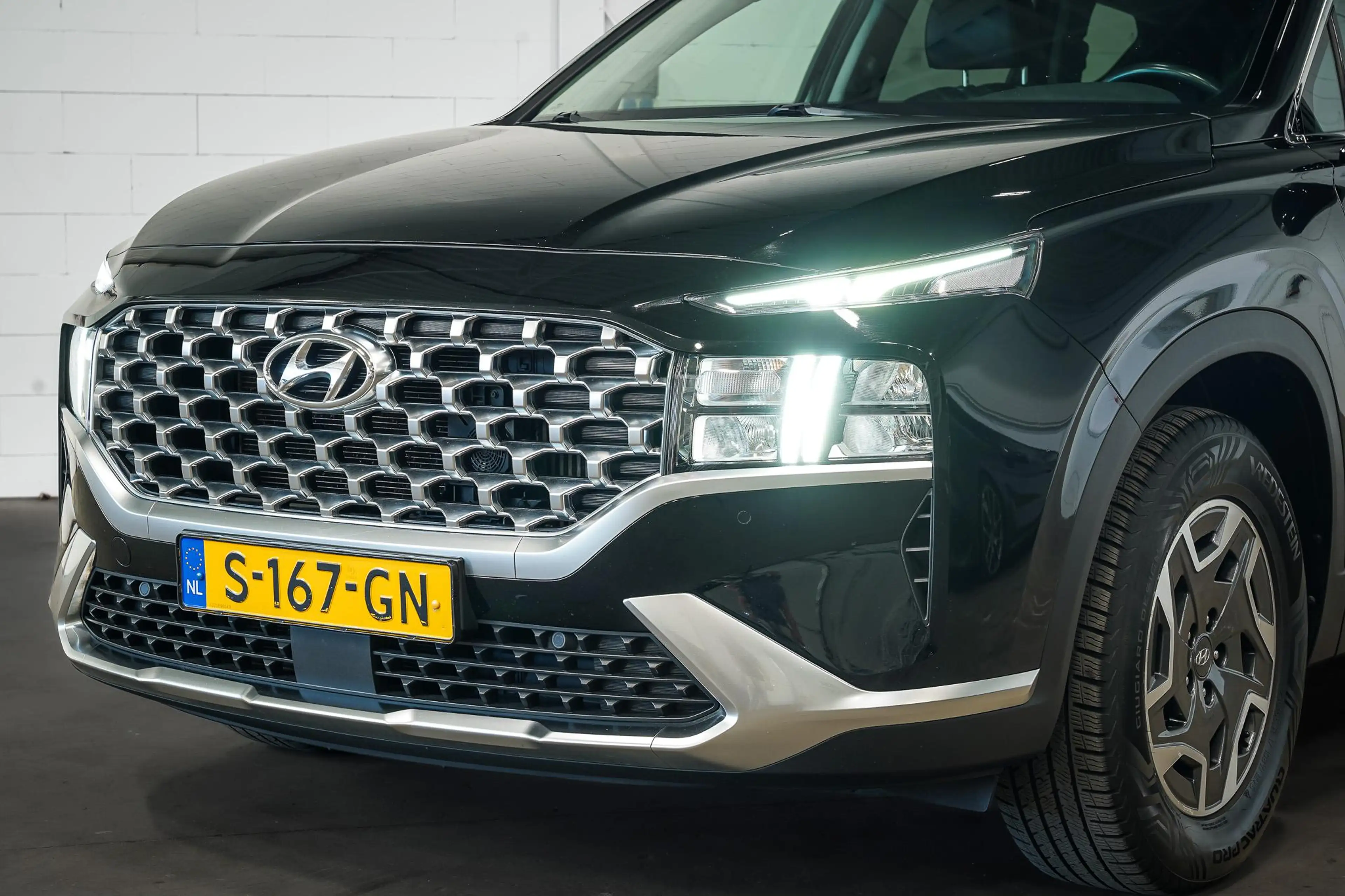 Hyundai SANTA FE 1.6 T-GDI HEV Comfort Smart Sky 7p. | Panoramadak| — photo 10