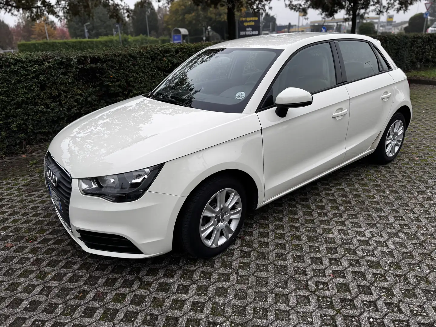 Audi A1 Sportback 1.2 tfsi Ambition - 1