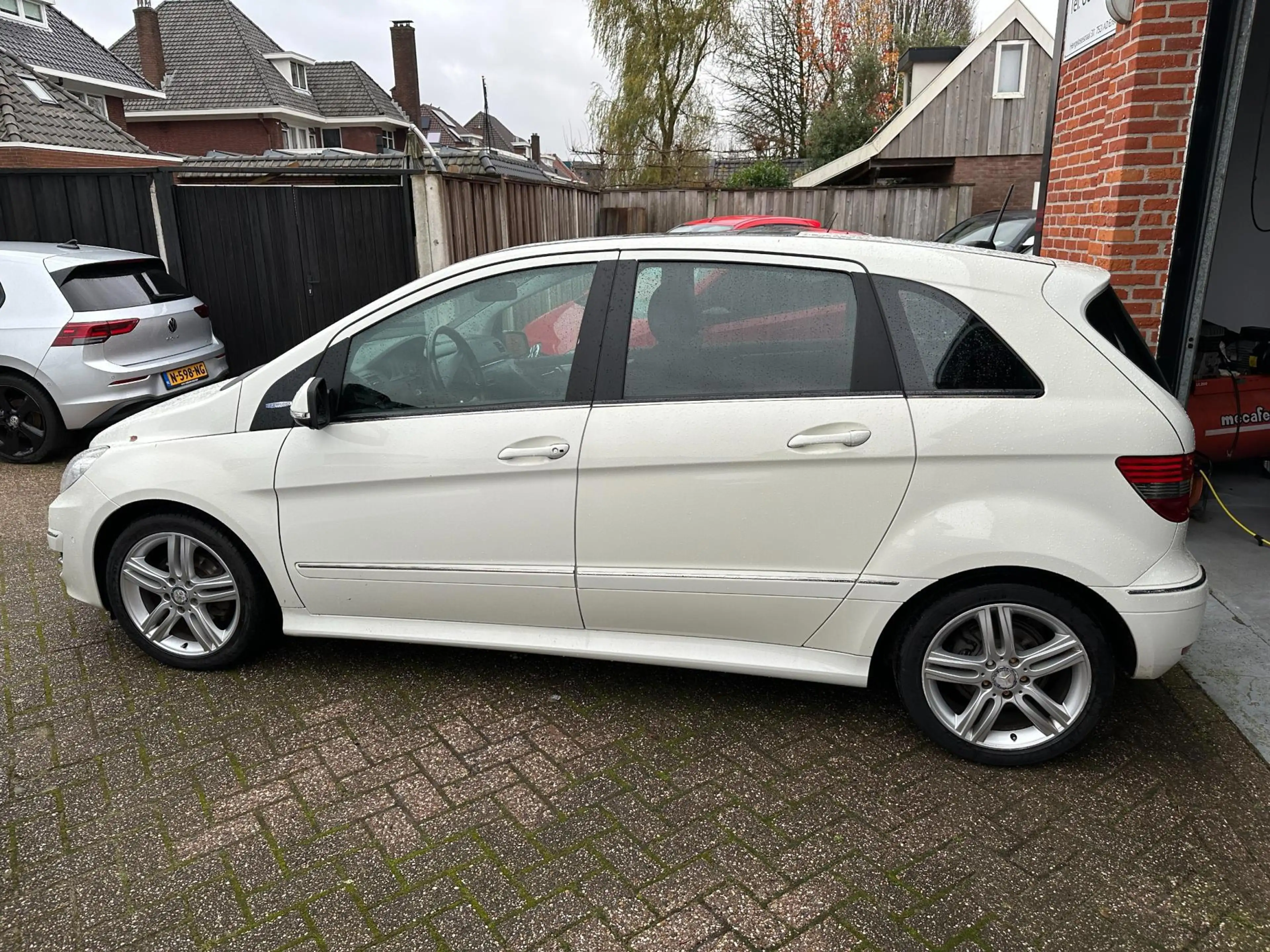 Mercedes-Benz B 160 BlueEFFICIENCY Business Class NAVI-CRUISE-SCHUIFDA — photo 3