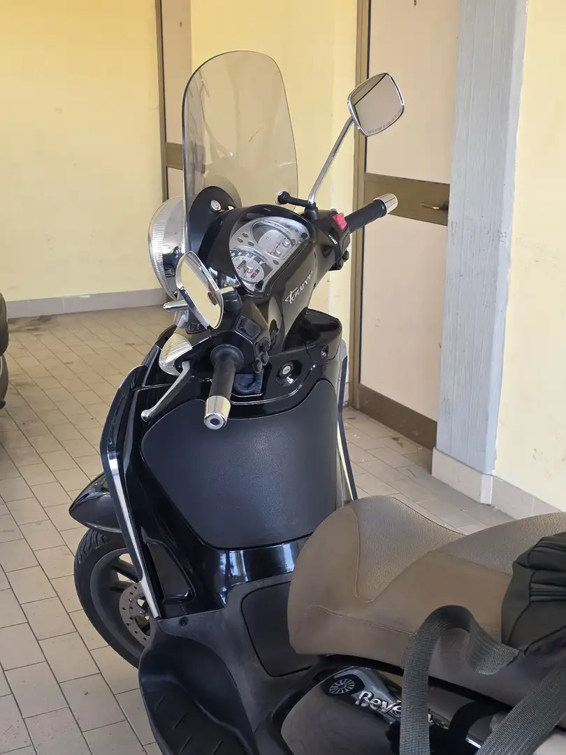 Piaggio Beverly 300 Tourer Negru - 2