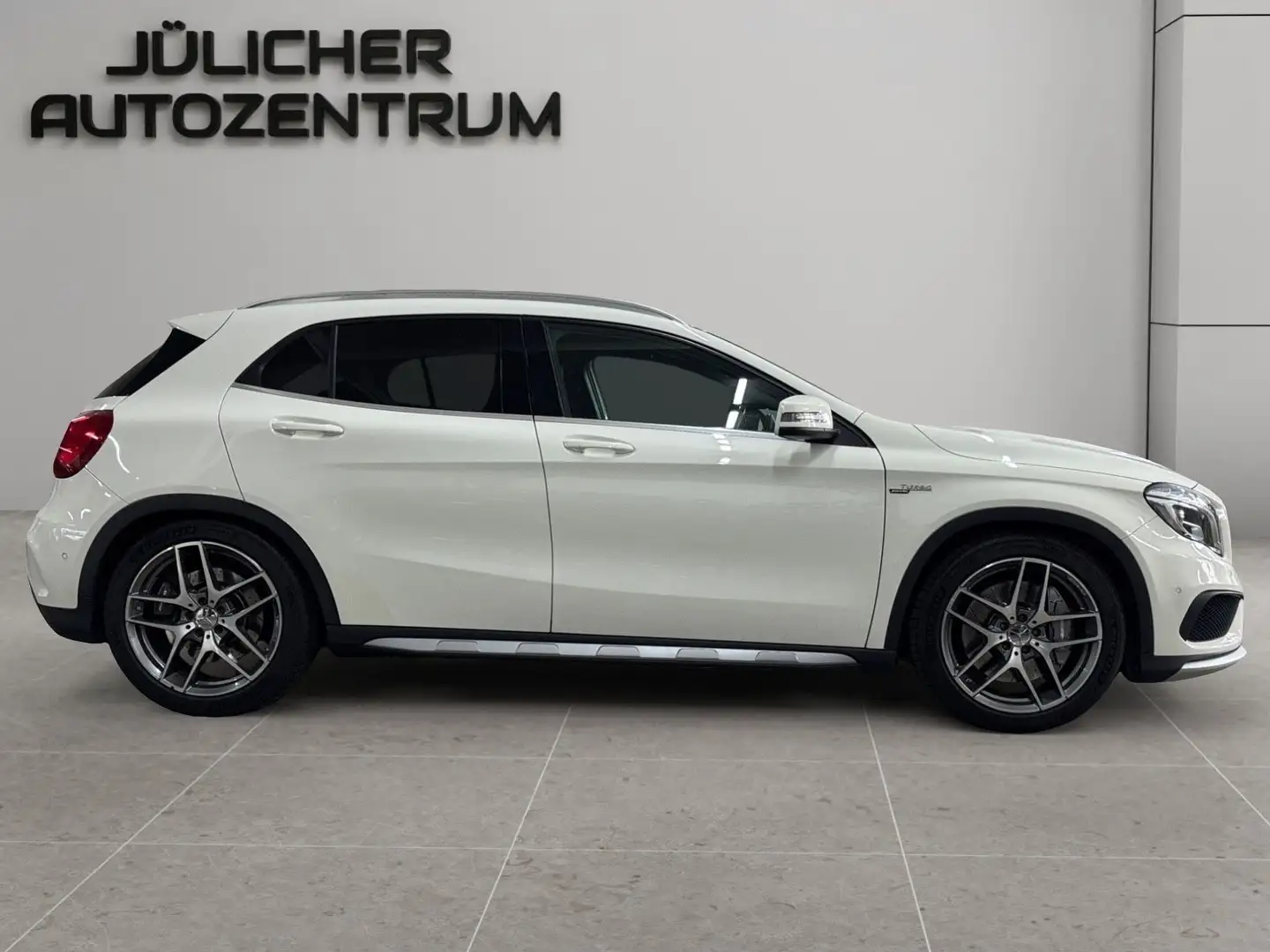 Mercedes-Benz GLA 45 AMG 4Matic Automatik, Unfallfrei, Deutsch Alb - 2