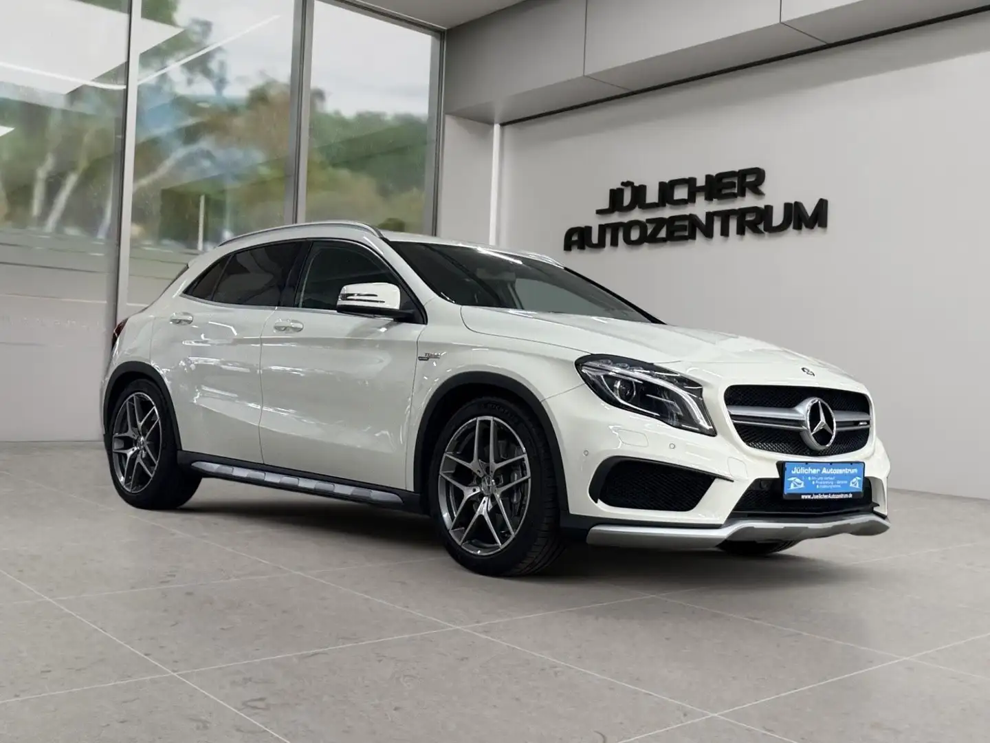 Mercedes-Benz GLA 45 AMG 4Matic Automatik, Unfallfrei, Deutsch Alb - 1
