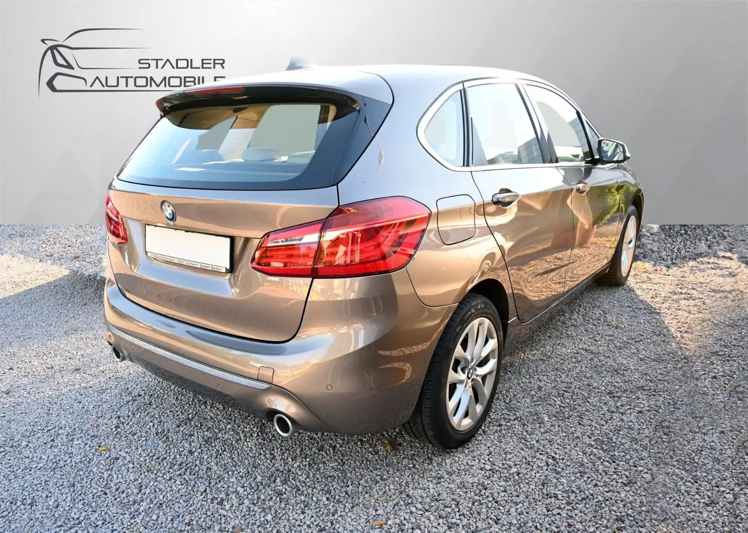 BMW 220 i Active Tourer Luxury Line*AUTOM*PAN0DACH*.. Beige - 2