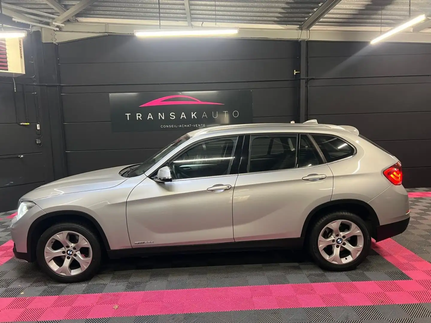 BMW X1 E84 LCI 2 sDrive 20d 184 ch Business A / Gps / Cuir ... Grau - 2