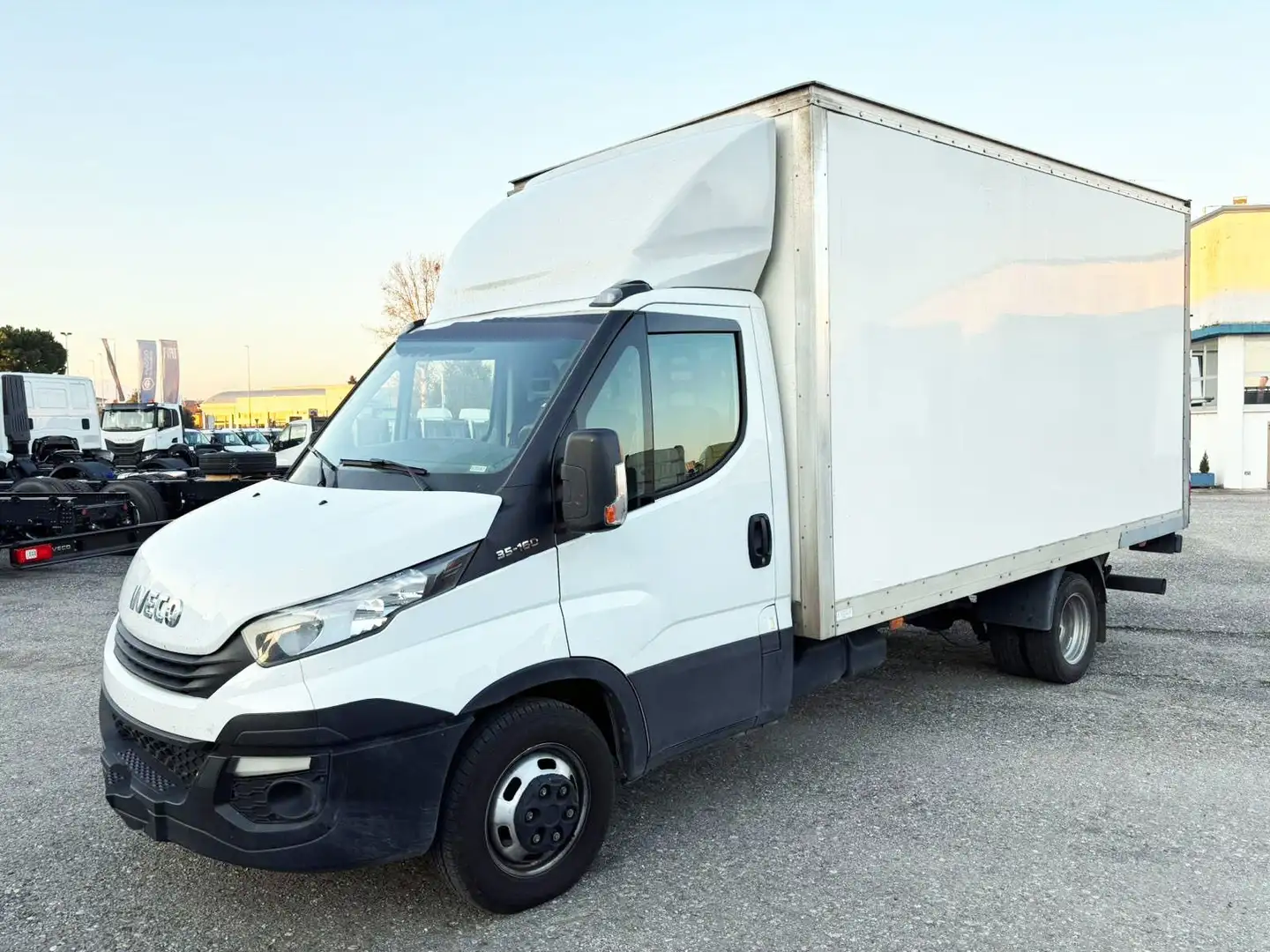 Iveco Daily 35C16 BOX + SMCB Bianco - 1