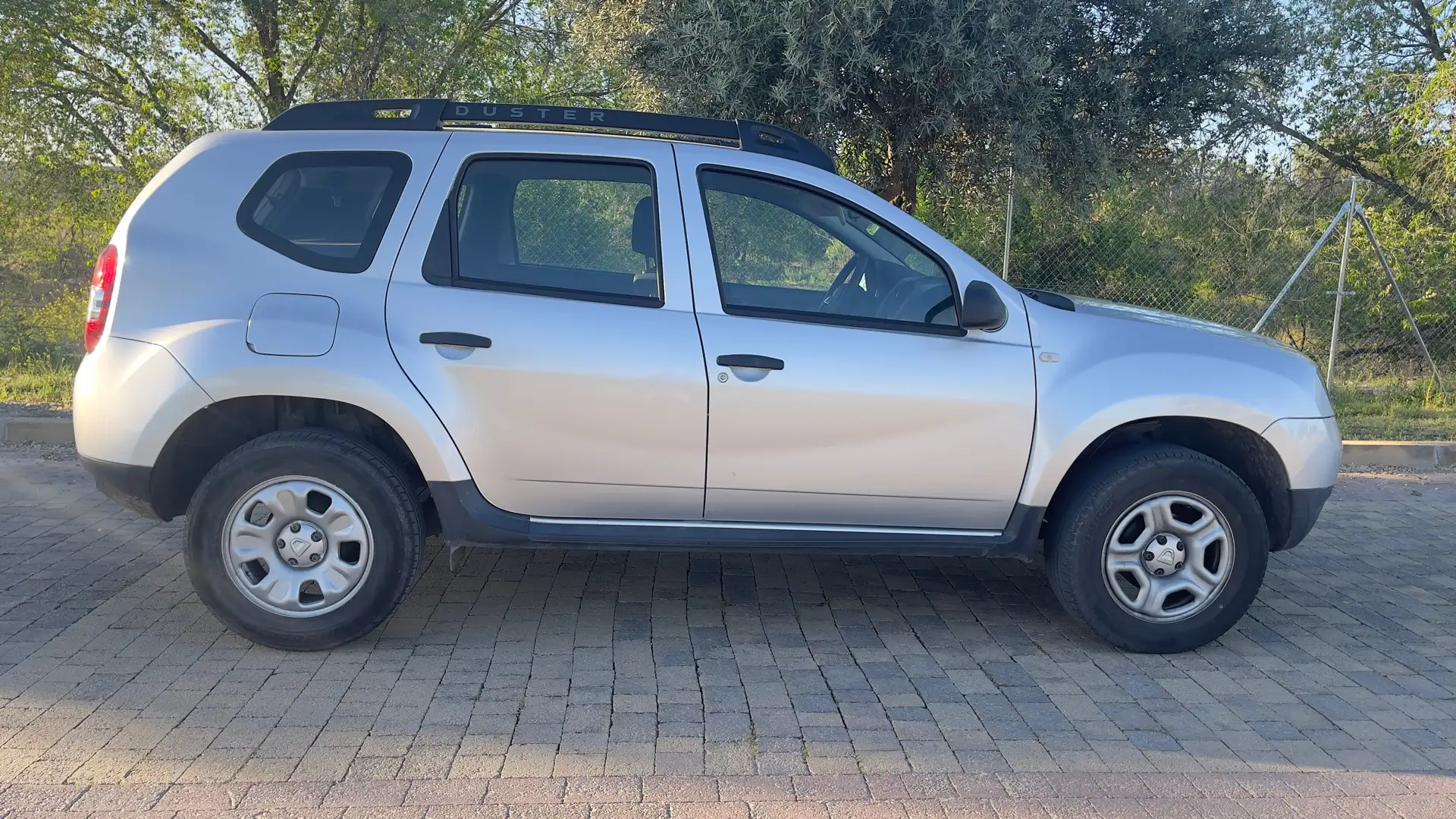Dacia Duster 1.6 Ambiance 4x2 115 Gris - 2