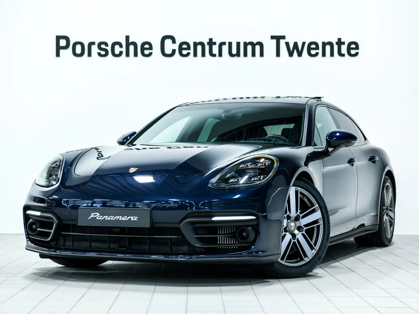 Porsche Panamera 4 E-Hybrid Sport Turismo Platinum Edition Blauw - 1