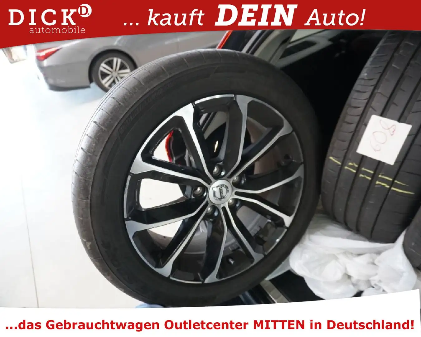 Volvo V60 D4 Aut Mom Pro LED/NAVI/LEDER/SHZ/H&K/RFK/8F Grau - 2