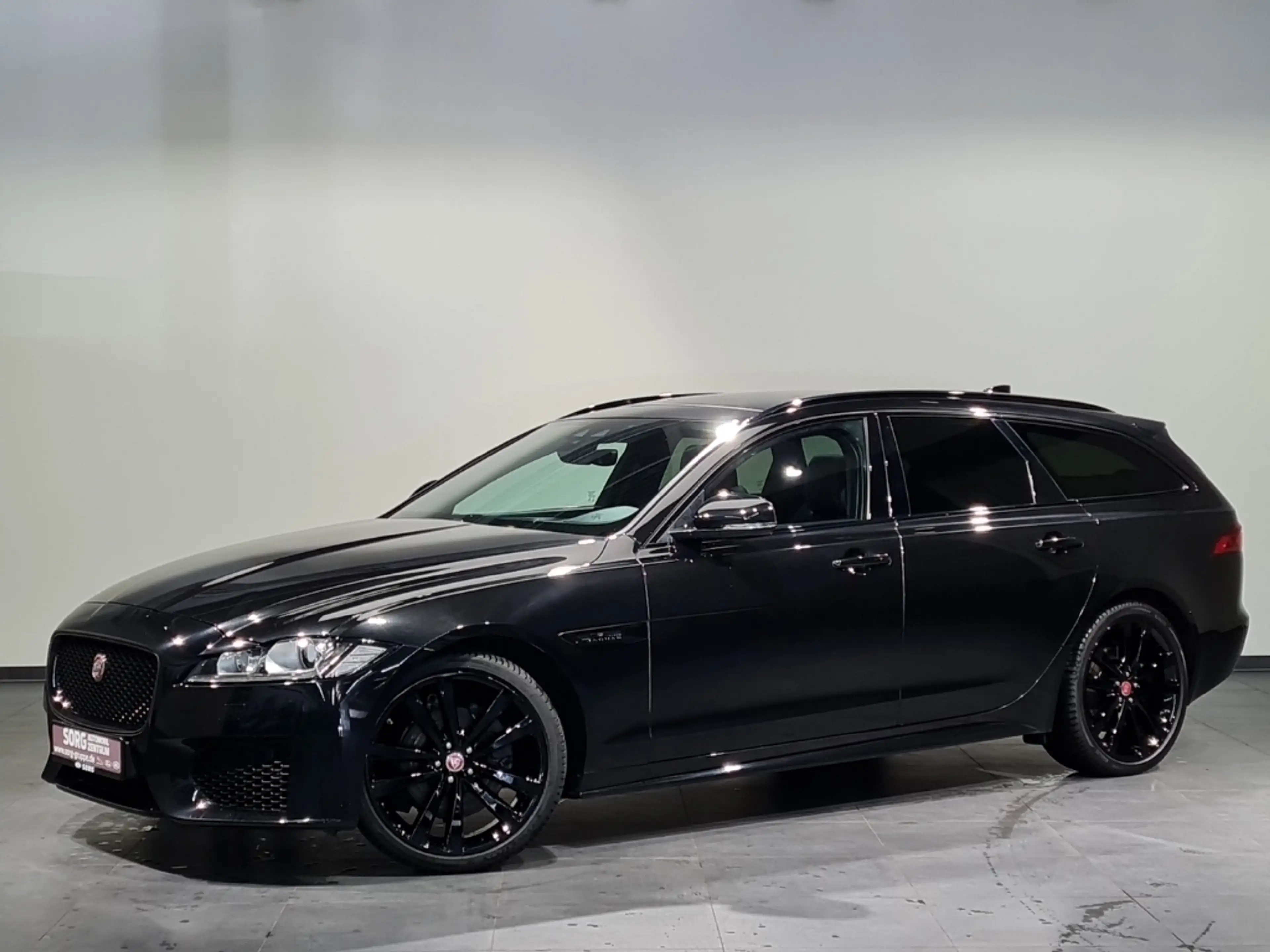 Jaguar XF 20d AWD Chequered Flag*BI-XENON*MERIDIAN* — photo 2