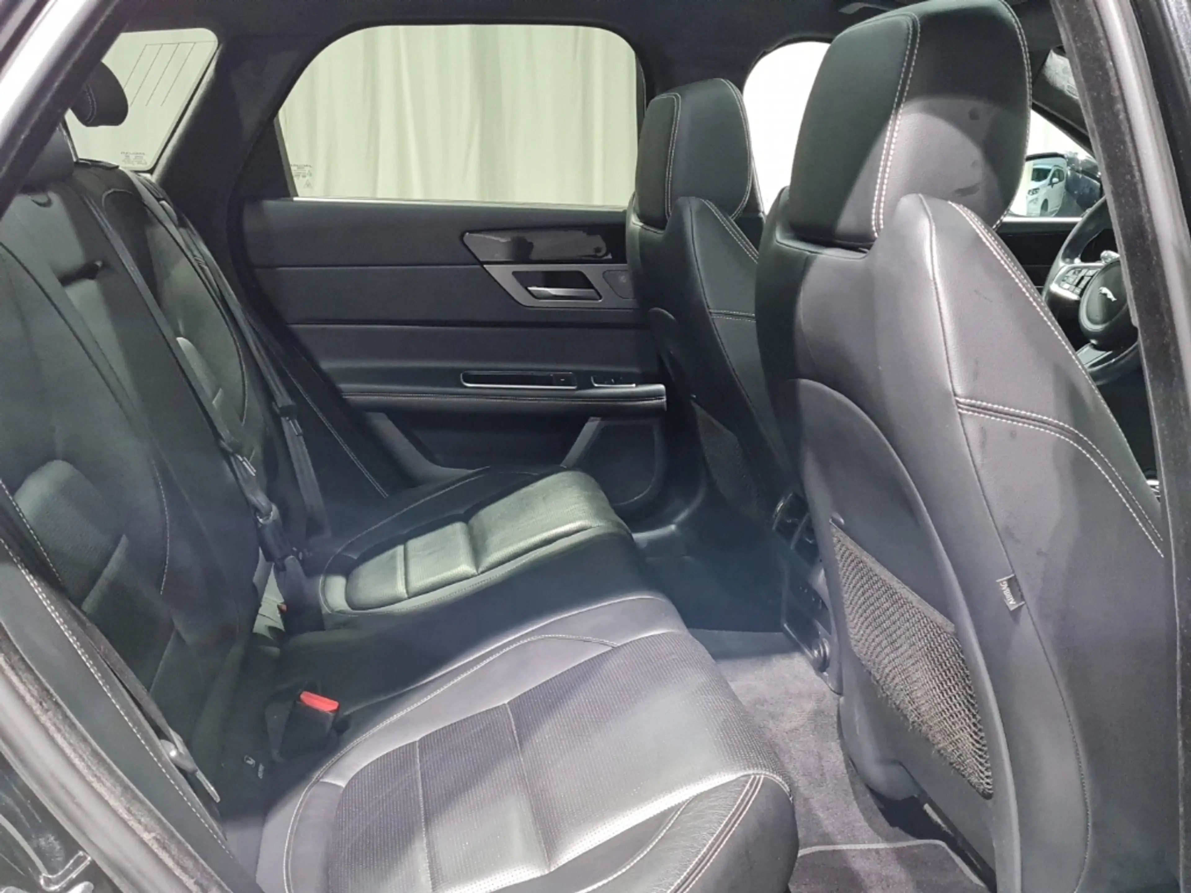 Jaguar XF 20d AWD Chequered Flag*BI-XENON*MERIDIAN* — photo 8
