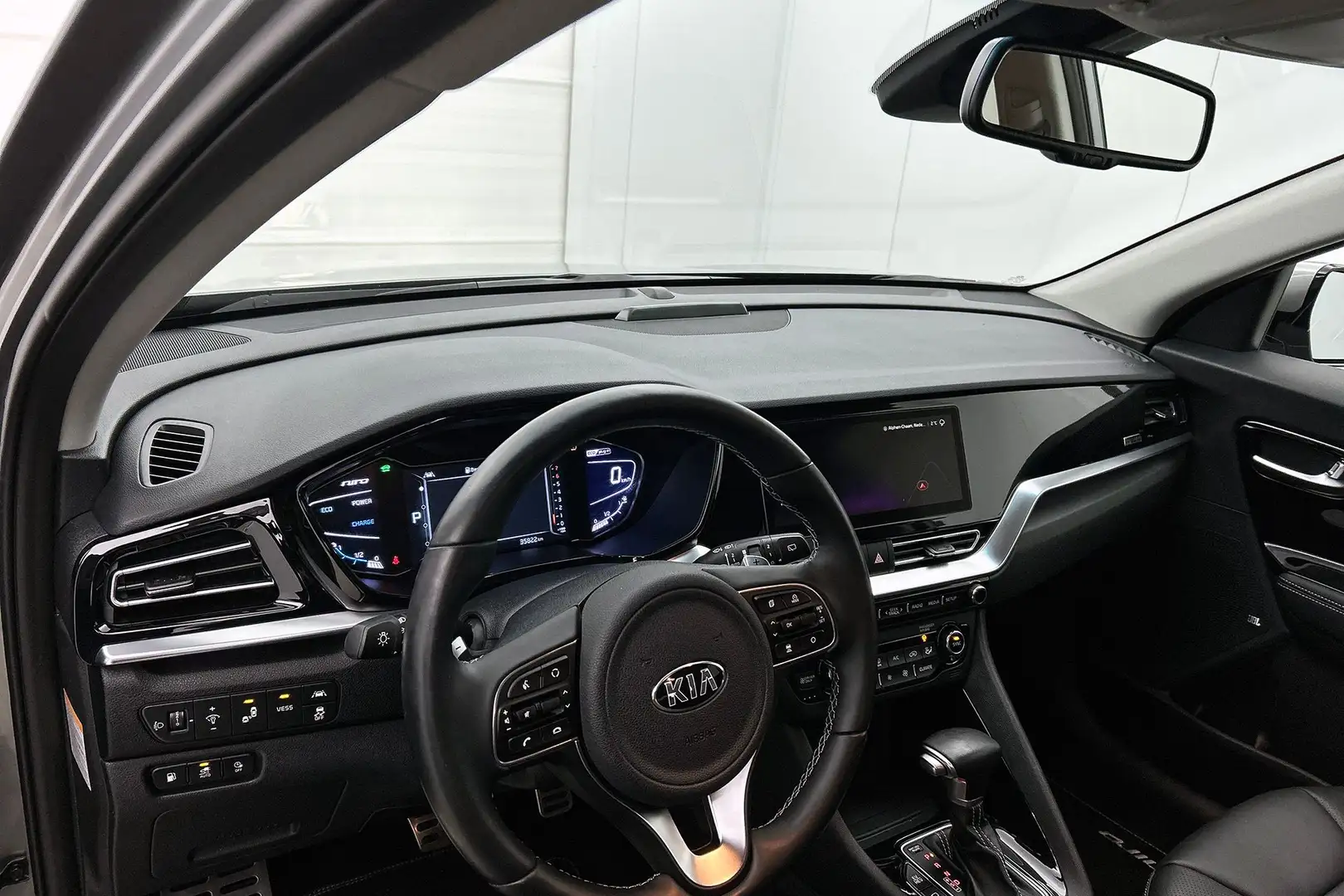 Kia Niro 1.6 GDi PHEV Executive/Spirit JBL, Stoelverwarming Grau - 2
