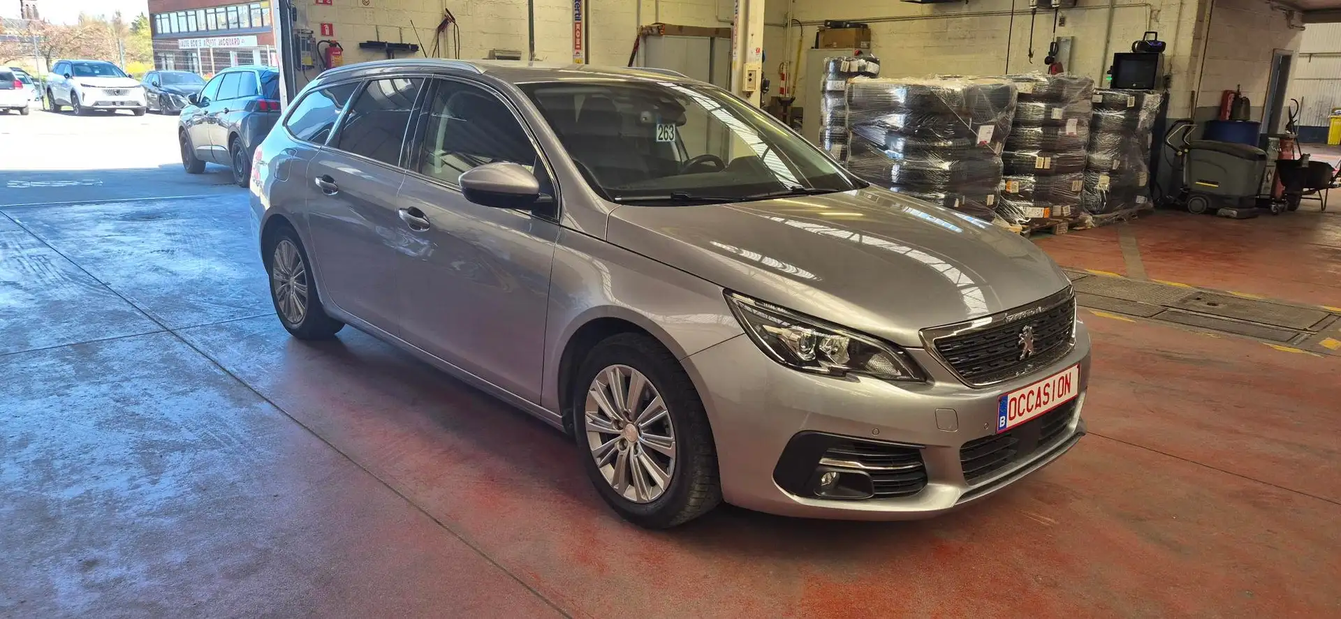 Peugeot 308 SW 1.2 PureTech Allure S Argent - 2