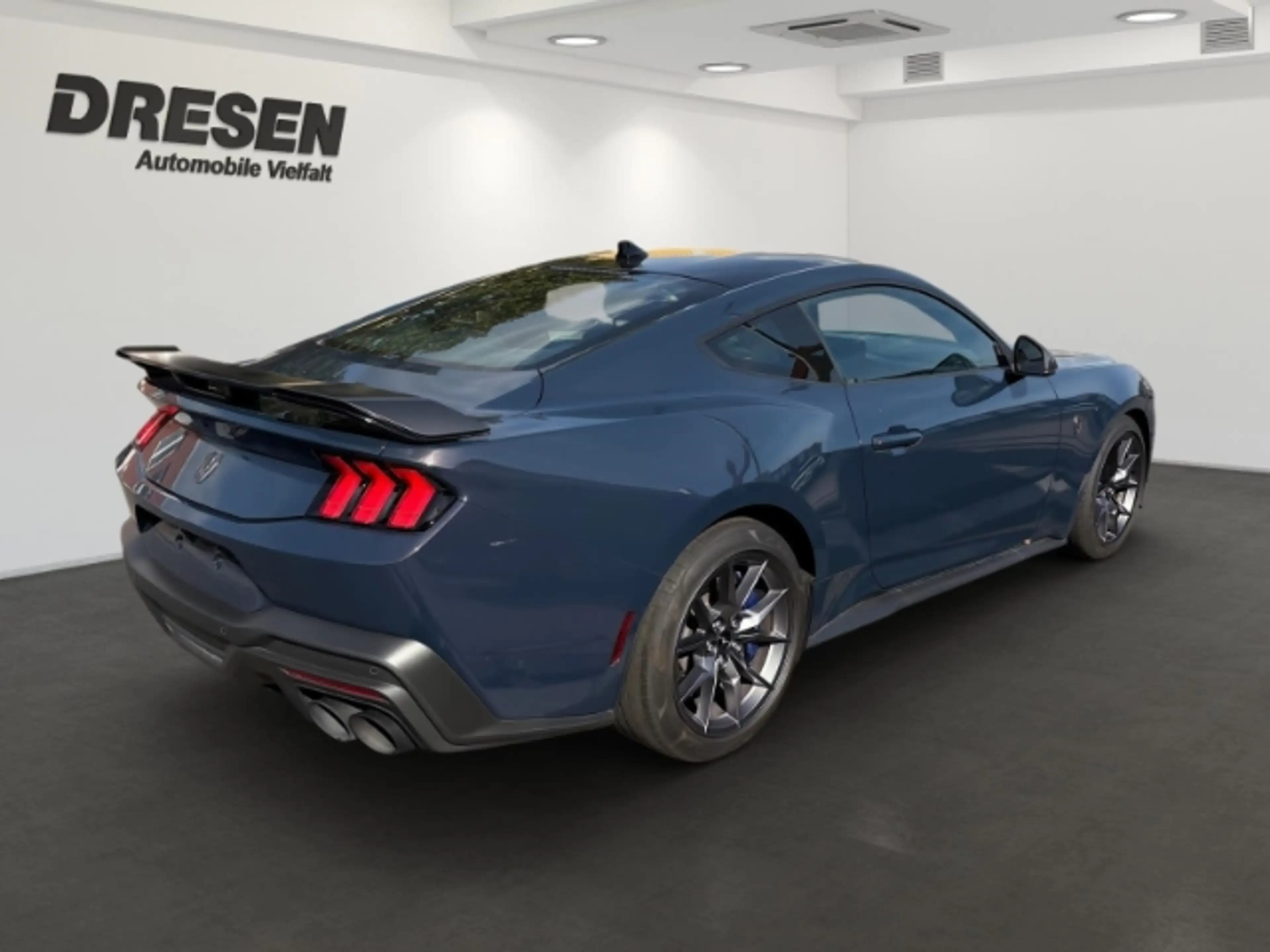 Ford Mustang Fastback 5.0 Ti-VCT V8 334 kW Dark Horse + Bremssä — photo 3