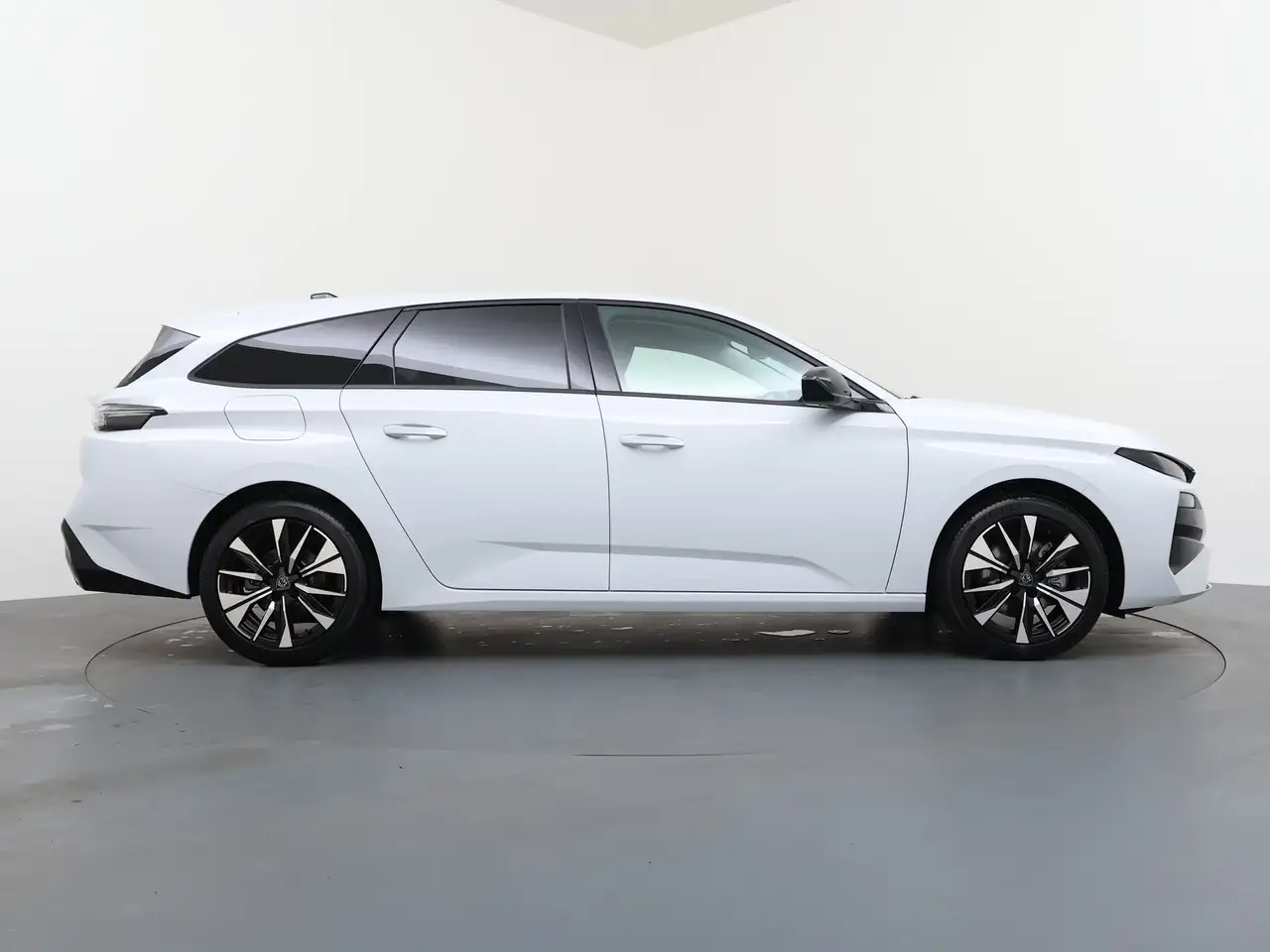 Peugeot 308 2026 — фото 14