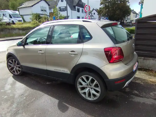 Volkswagen Polo Cross 1.HAND/GARAGE - AUTOMATIC/KAMERA - fast wie neu - TÜV/ÖL neu