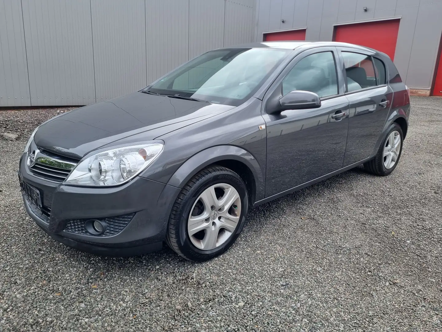 Opel Astra 1.6 Edition TÜV bis 10.2026 Grau - 2