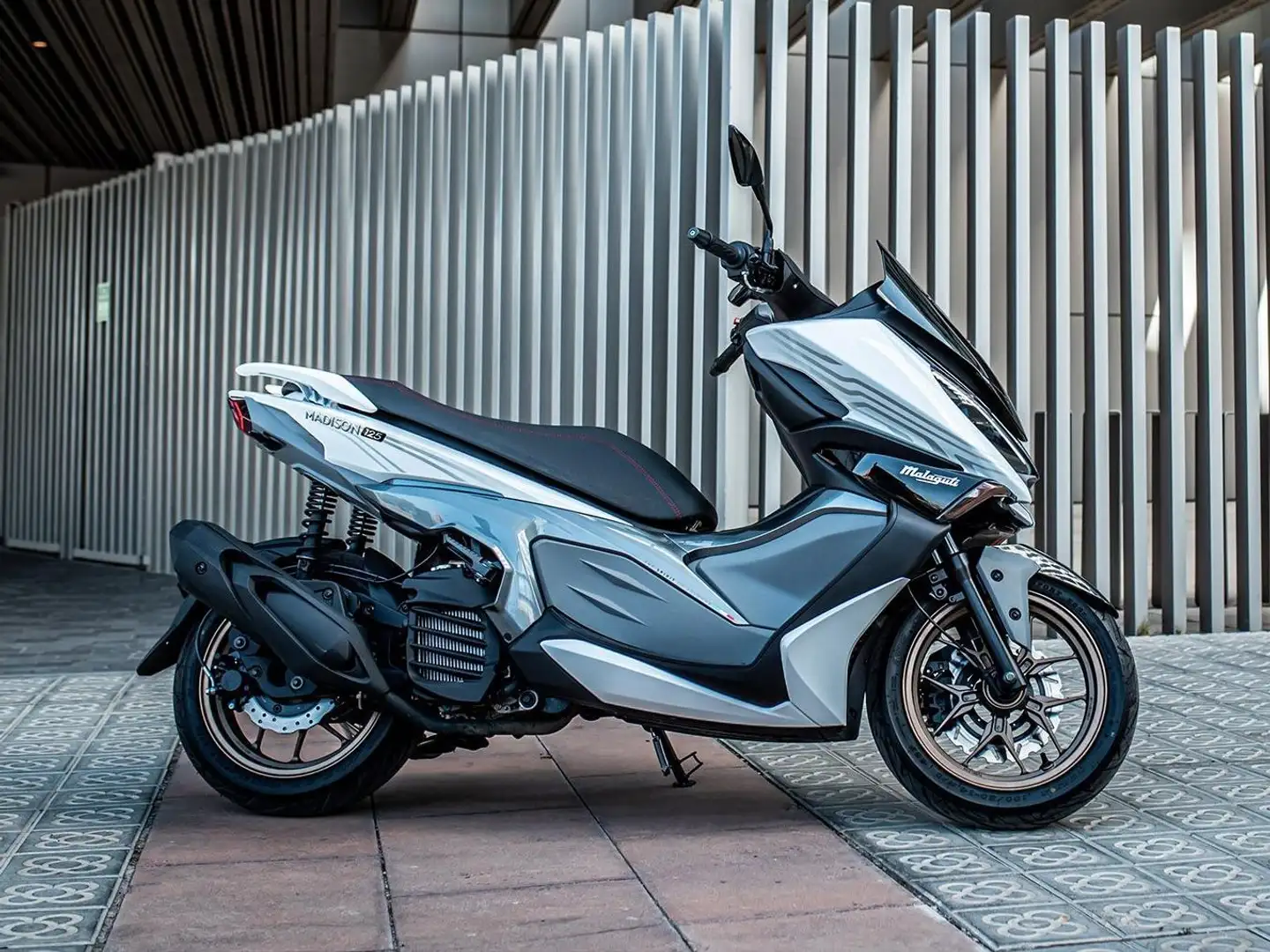 Malaguti Madison 125 ABS Weiß - 2