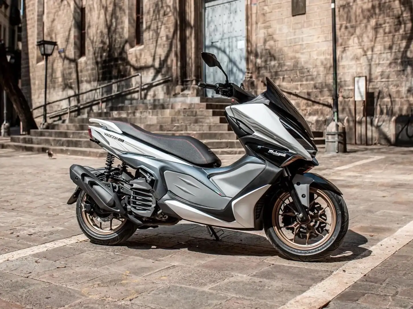 Malaguti Madison 125 ABS Weiß - 1