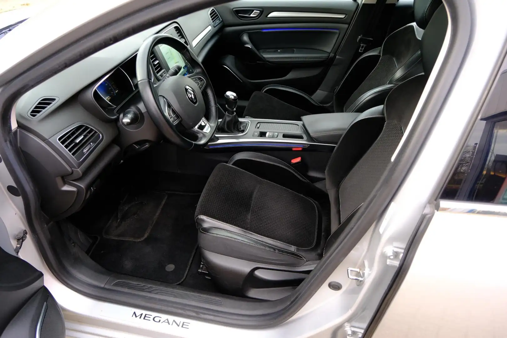 Renault Megane Estate 1.5 dCi Eco2 Zen Navi|Clima|Stoelverw|LMV|L Gris - 2