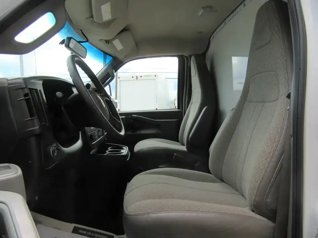 Chevrolet Express 3500 снимка Chevrolet Express 3500