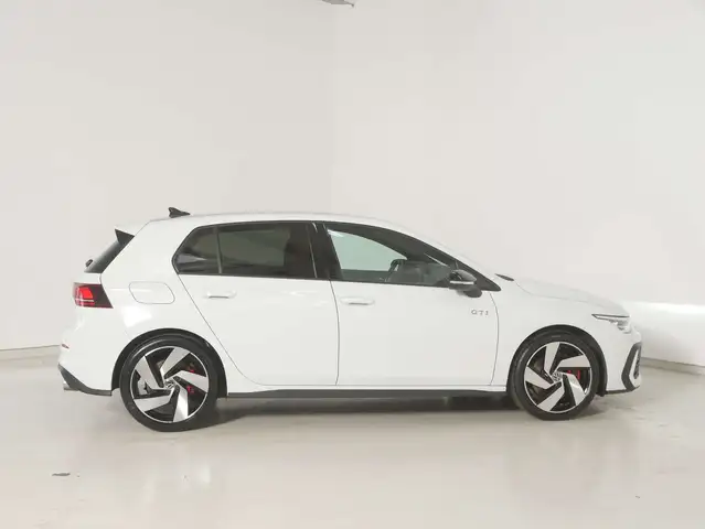Volkswagen Golf view 6