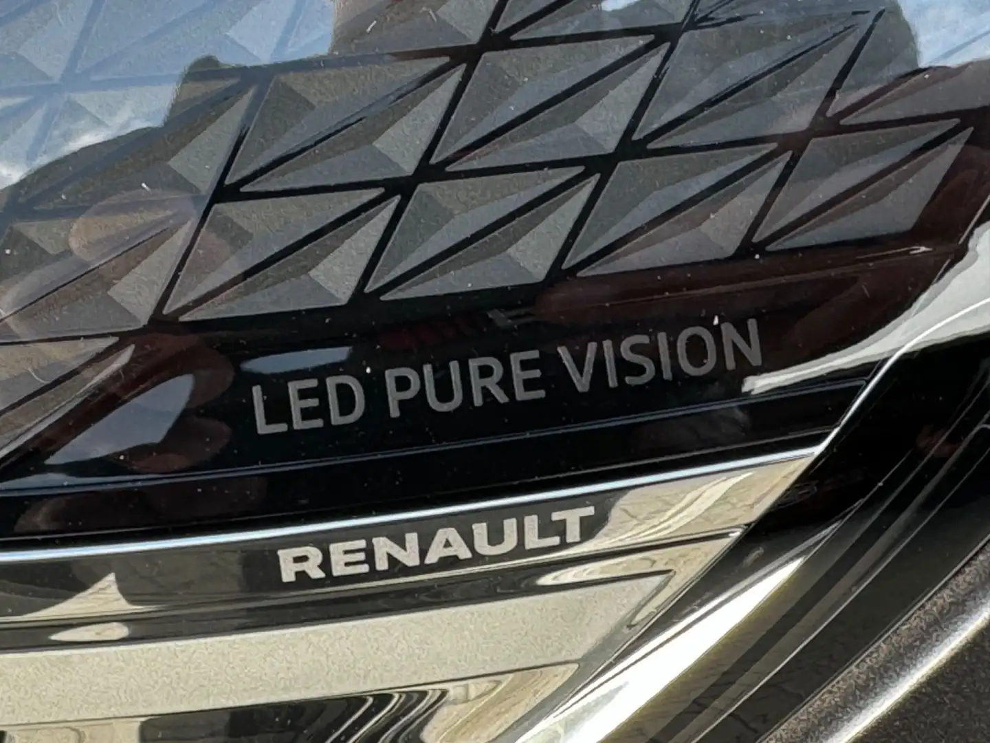 Renault Captur Zen 91PS *SHZ*APP*LED*KAM*6TKM* Grau - 2
