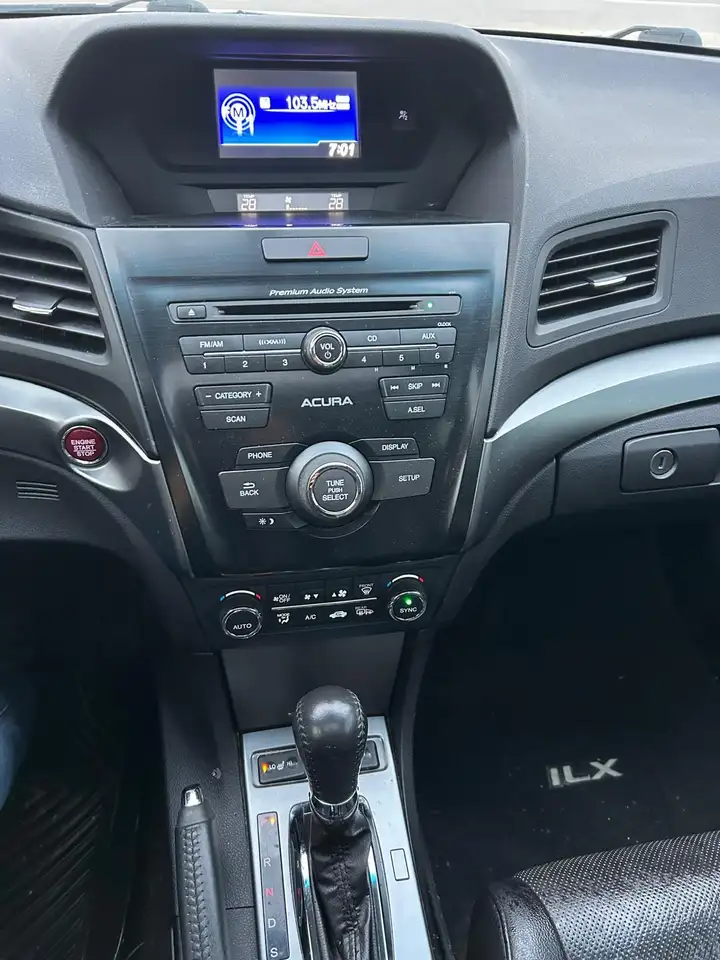 Acura ILX снимка Acura ILX