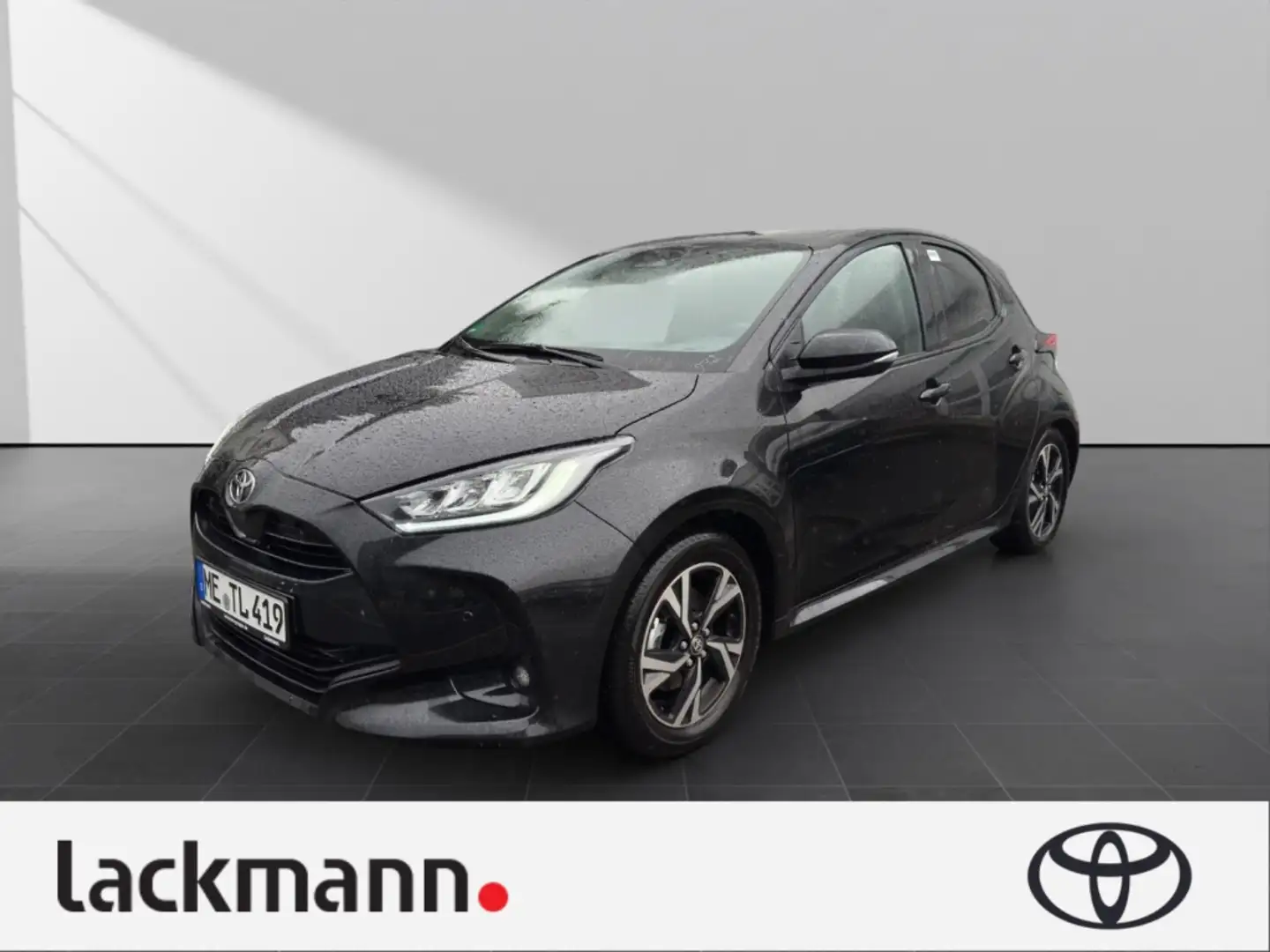 Toyota Yaris 1.5 Hybrid Teamplayer *Safety-Comfort-Paket* Schwarz - 1