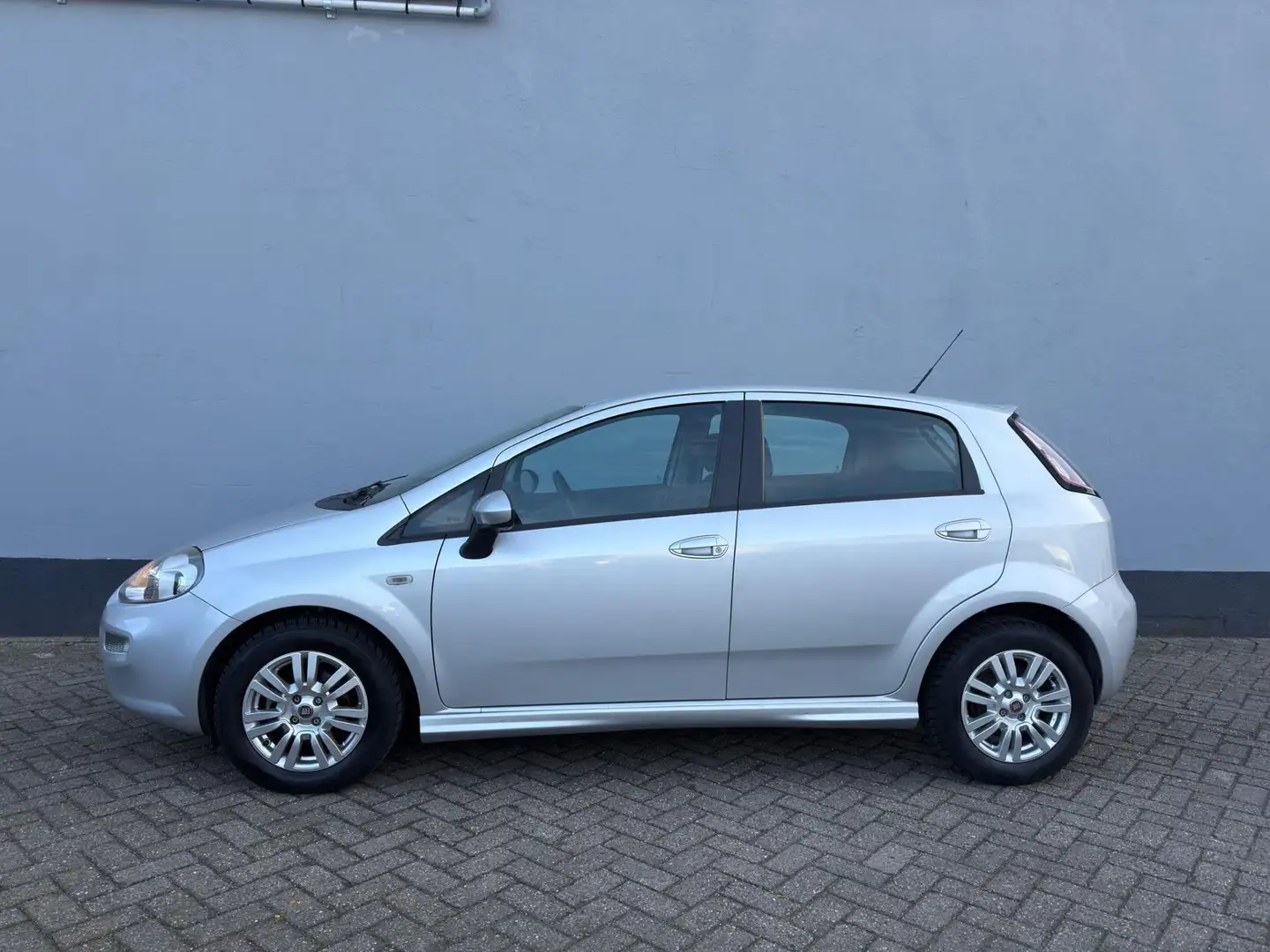 Fiat Punto Evo 0.9 TwinAir Edizione Cool 5-Deurs - Airco - LMV Grau - 2