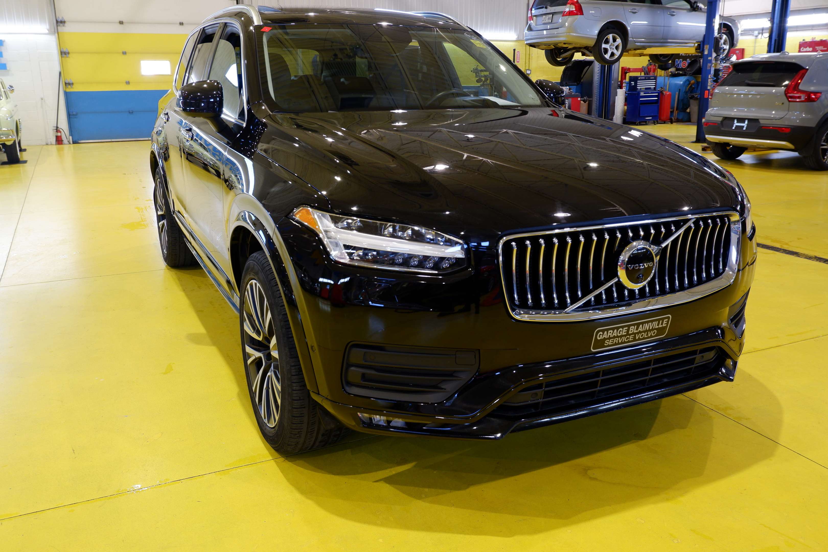 2022 Volvo XC90 B6 AWD , 7 PASS,WINTER PACK,AUTO PILOT ET + alt 4