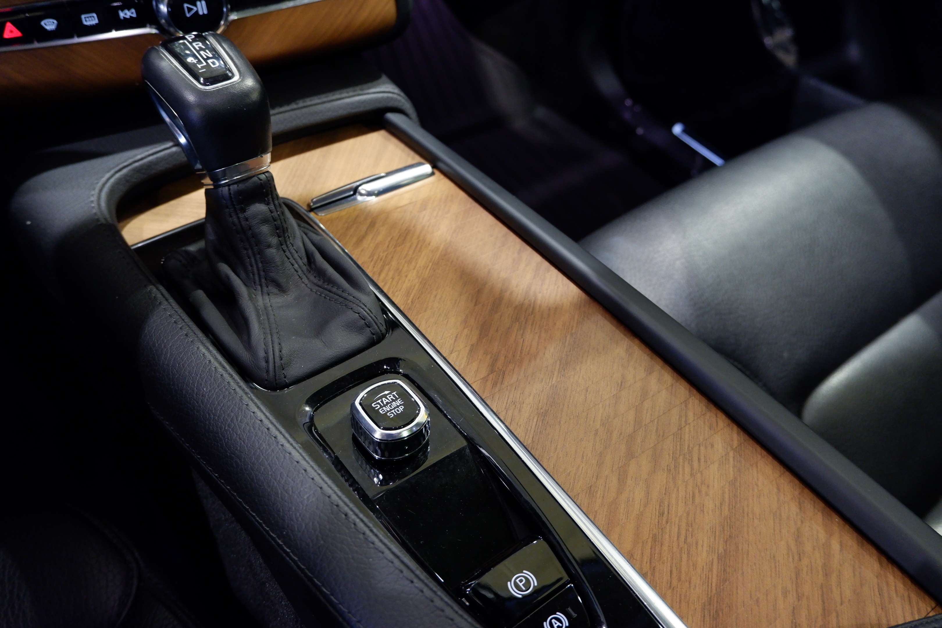 2022 Volvo XC90 B6 AWD , 7 PASS,WINTER PACK,AUTO PILOT ET + thumb 18