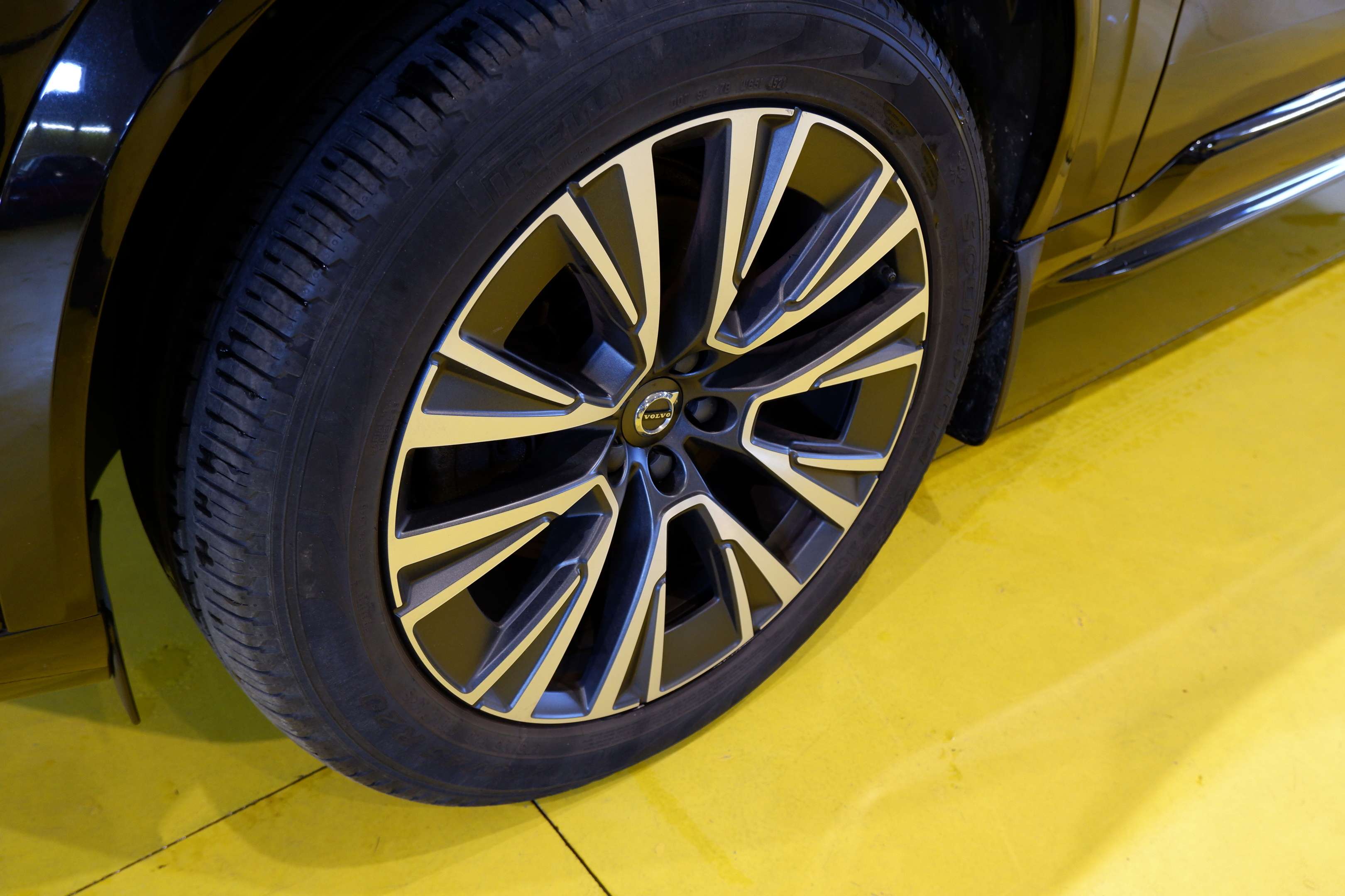 2022 Volvo XC90 B6 AWD , 7 PASS,WINTER PACK,AUTO PILOT ET + thumb 6