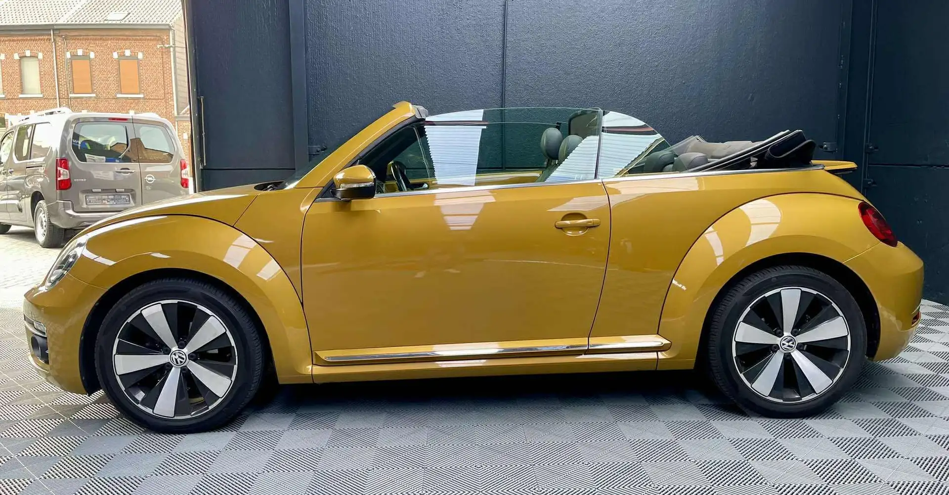 Volkswagen Beetle Cabriolet 1.2 TSI //COUP DE COEUR GARANTI// Geel - 2