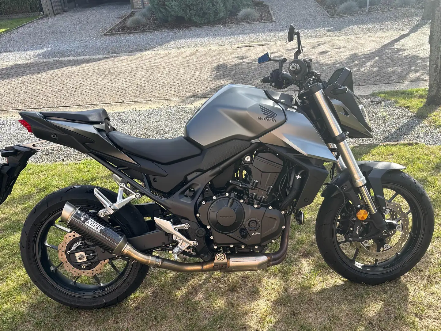 Honda CB 750 HORNET Gris - 1