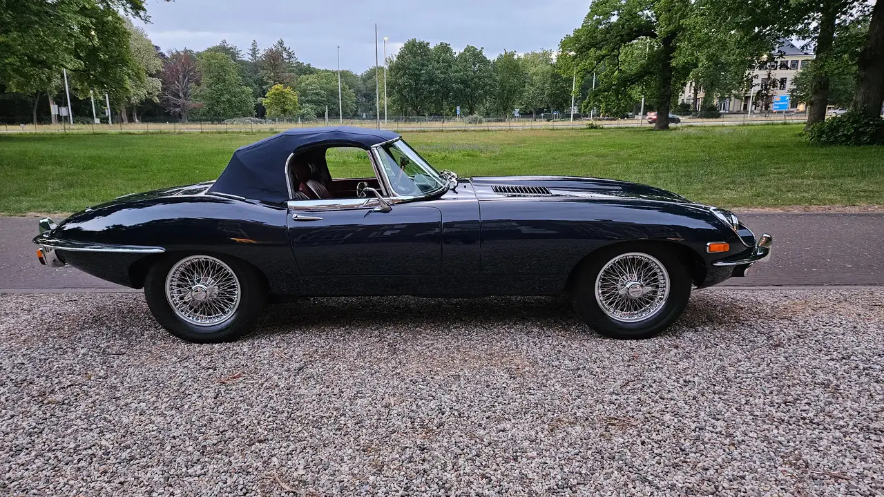 Jaguar E-Type 4.2 Series II Roadster, foto 2