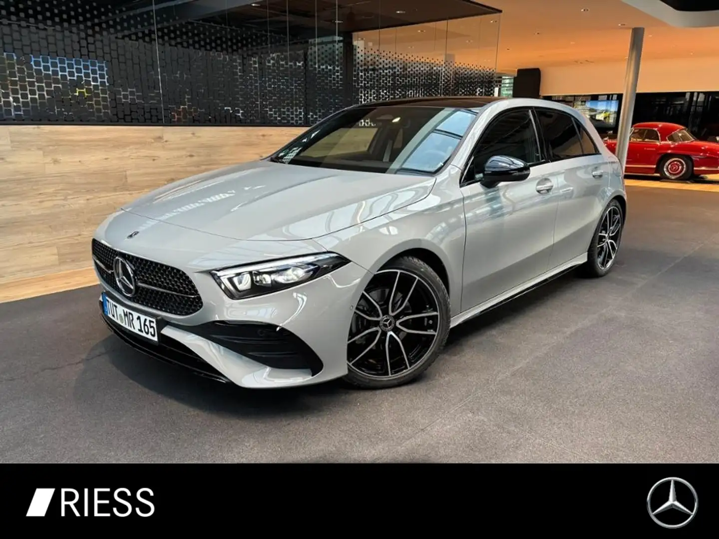 Mercedes-Benz A 200 Kompaktlimousine AHK AUT DynLicht Kam. LED Grau - 1