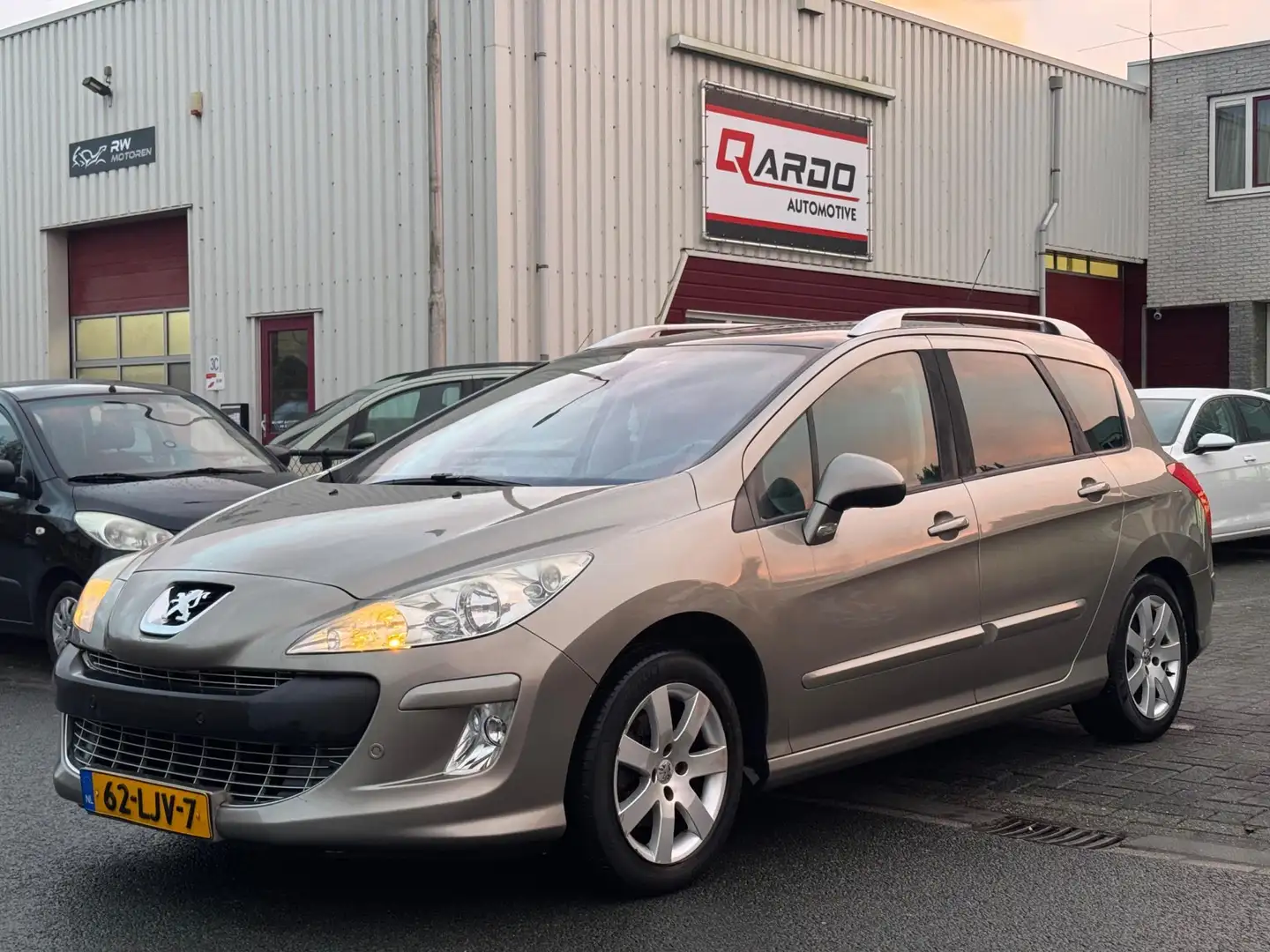 Peugeot 308 SW 1.6 VTi X-Line Grau - 2