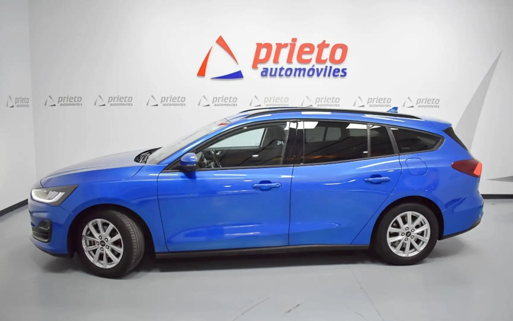 Ford Focus Sportbreak 1.5 Ecoblue Trend+ 120 Bleu - 2