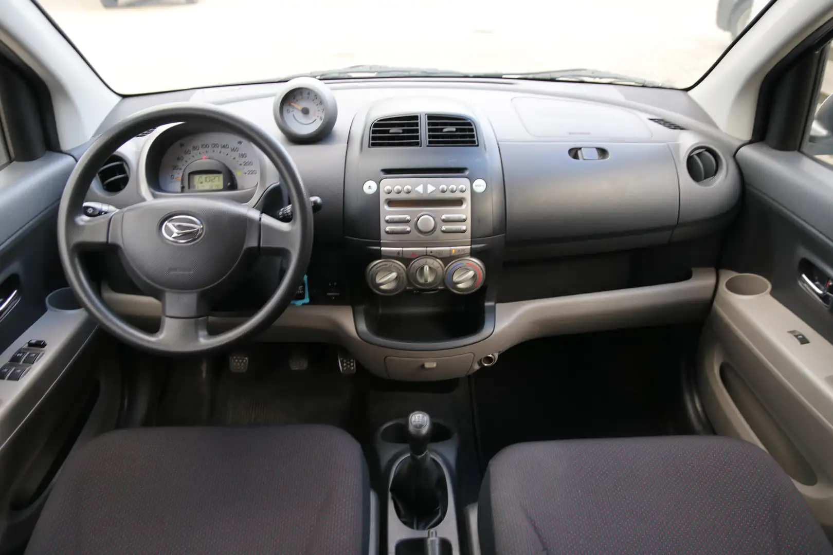 Daihatsu Sirion 2 1.3-16V Comfort airco Grau - 2