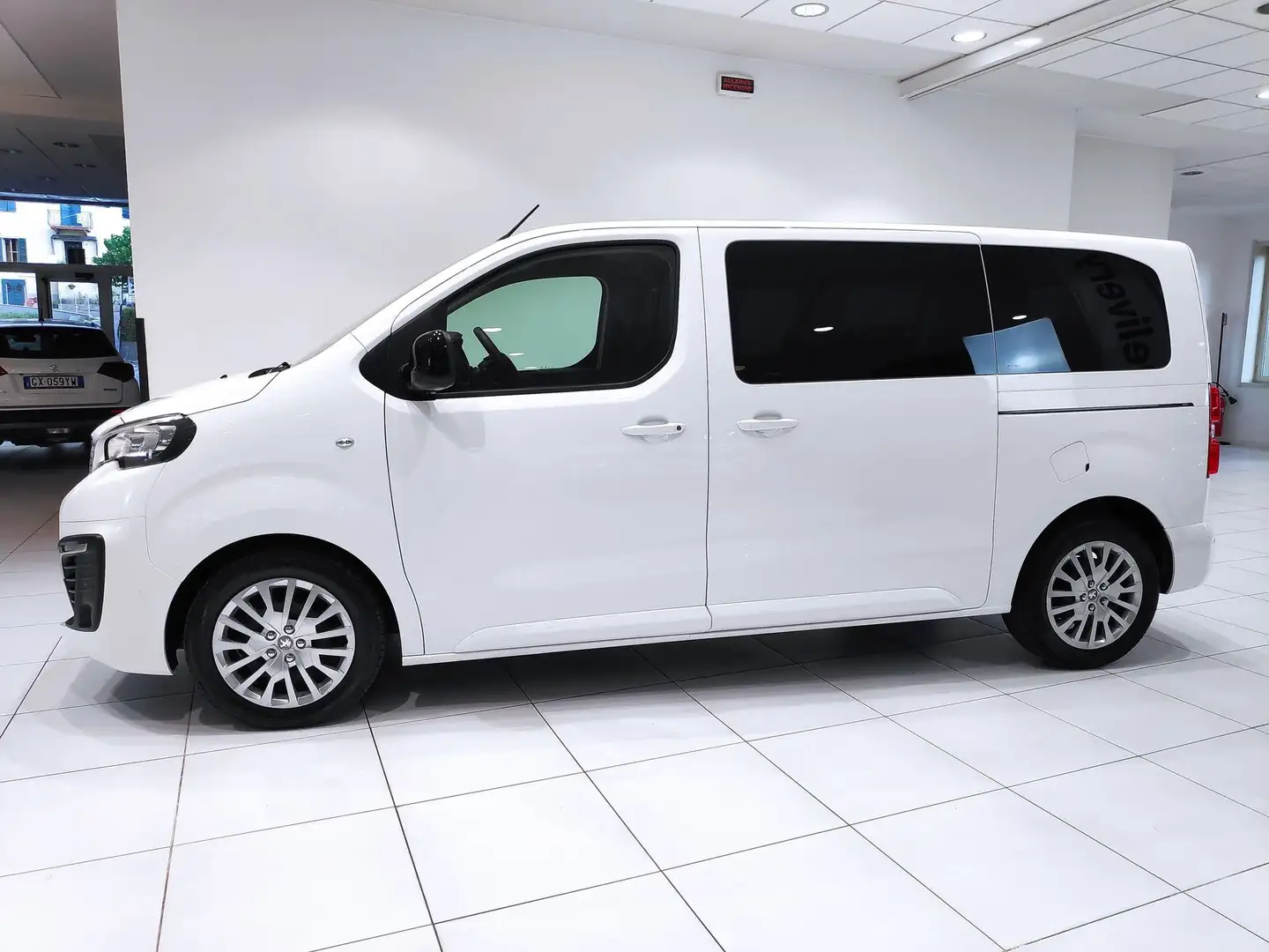Peugeot Traveller BlueHDi 120 S&S Standard Business*45.000 KM*9 POS Bianco - 1
