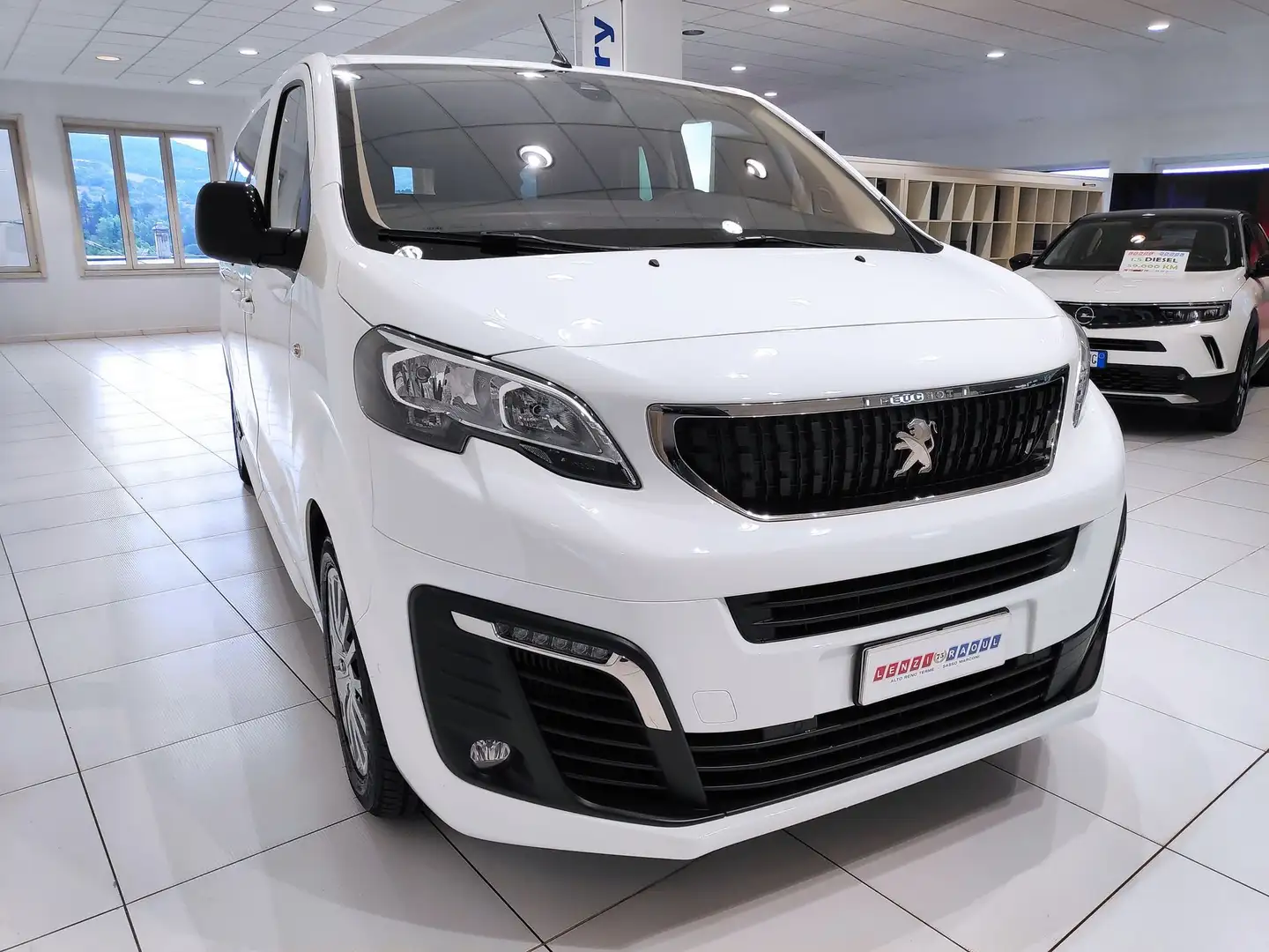 Peugeot Traveller BlueHDi 120 S&S Standard Business*45.000 KM*9 POS Bianco - 2
