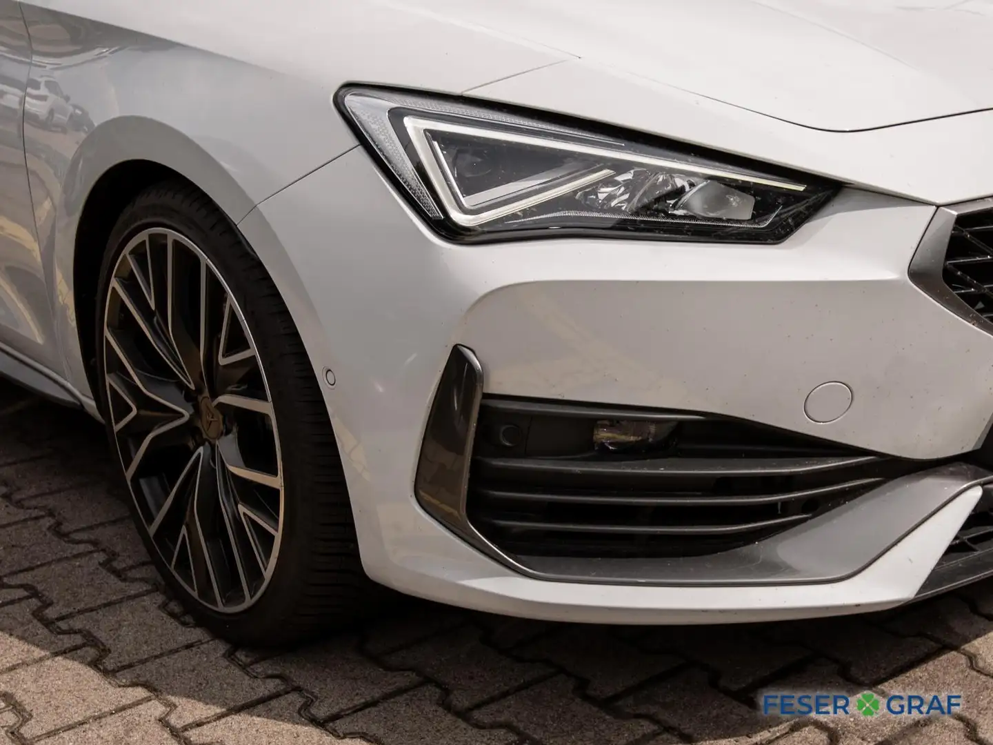 CUPRA Leon VZ 2.0 TSI DSG LED/Navi/ACC/Pano/Kamera/SHZ Weiß - 2