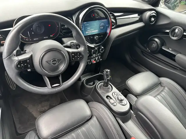 Mini Cooper view 13
