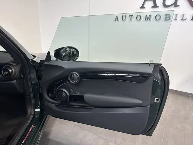 Mini Cooper view 12