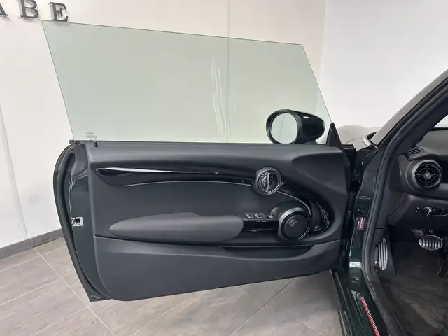Mini Cooper view 11