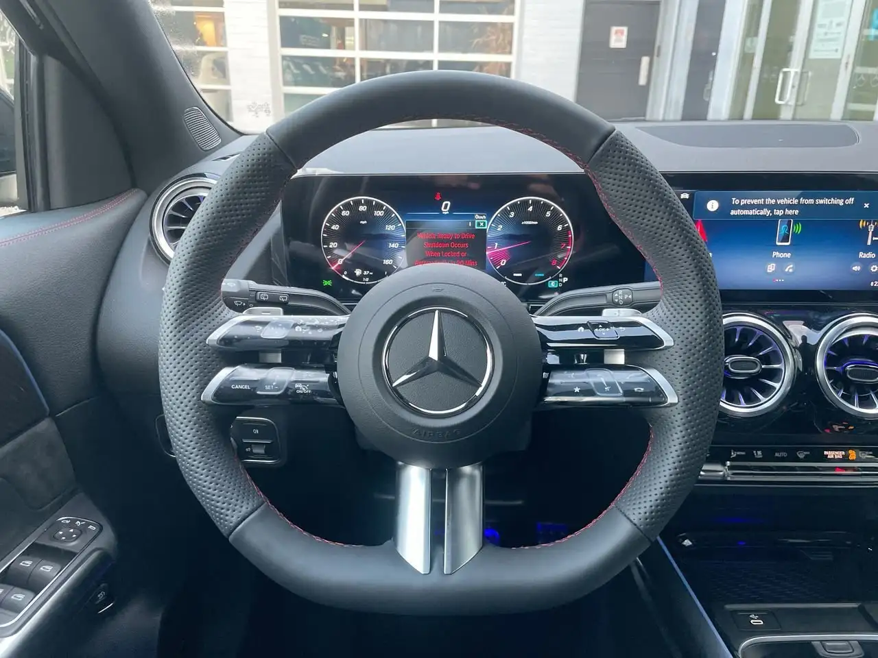 Mercedes-Benz GLA снимка Mercedes-Benz GLA