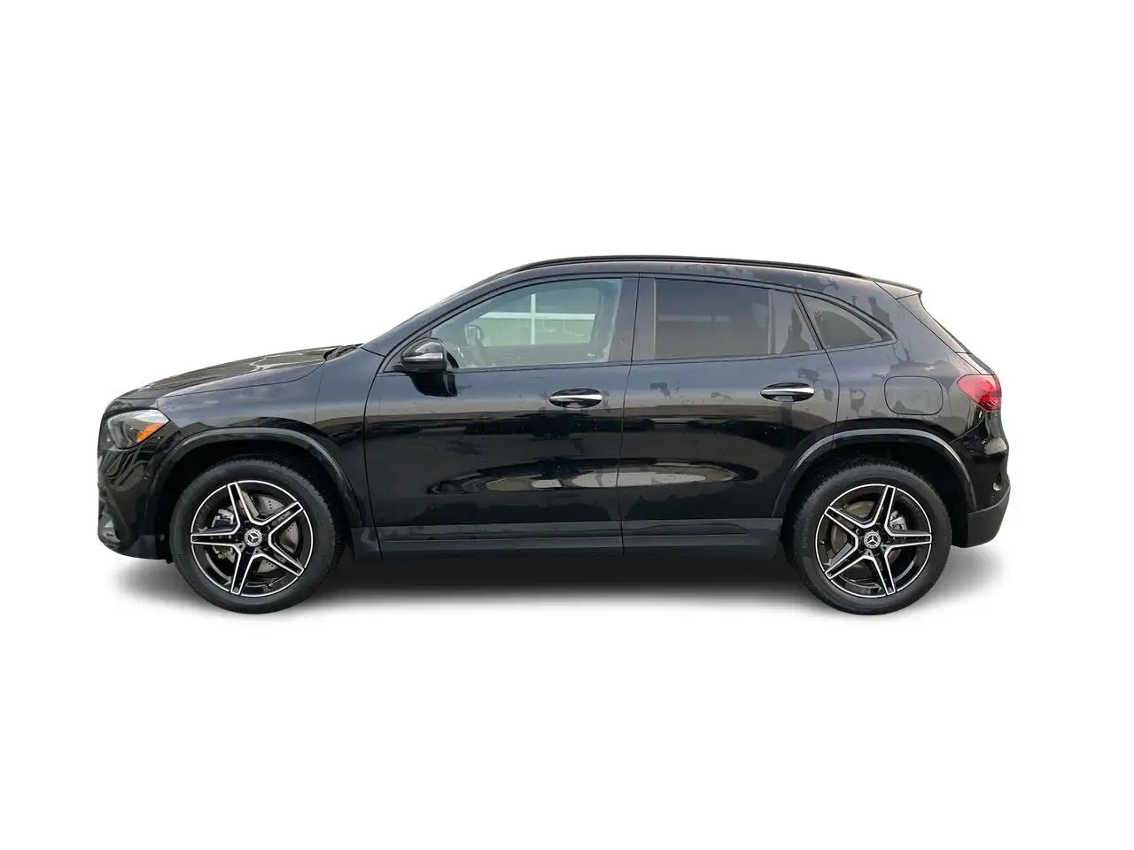 Mercedes-Benz GLA снимка Mercedes-Benz GLA
