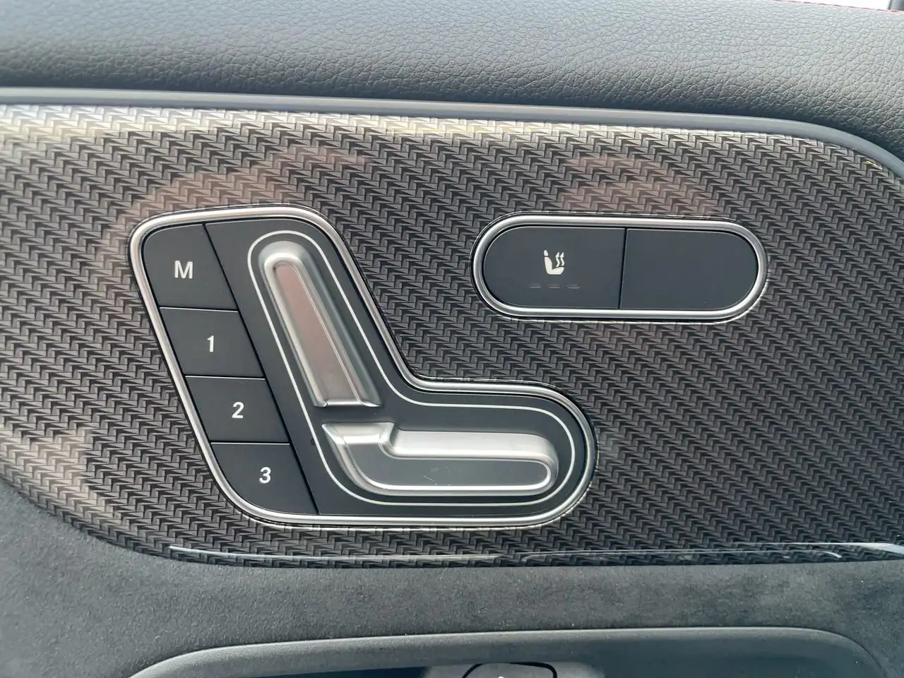 Mercedes-Benz GLA снимка Mercedes-Benz GLA