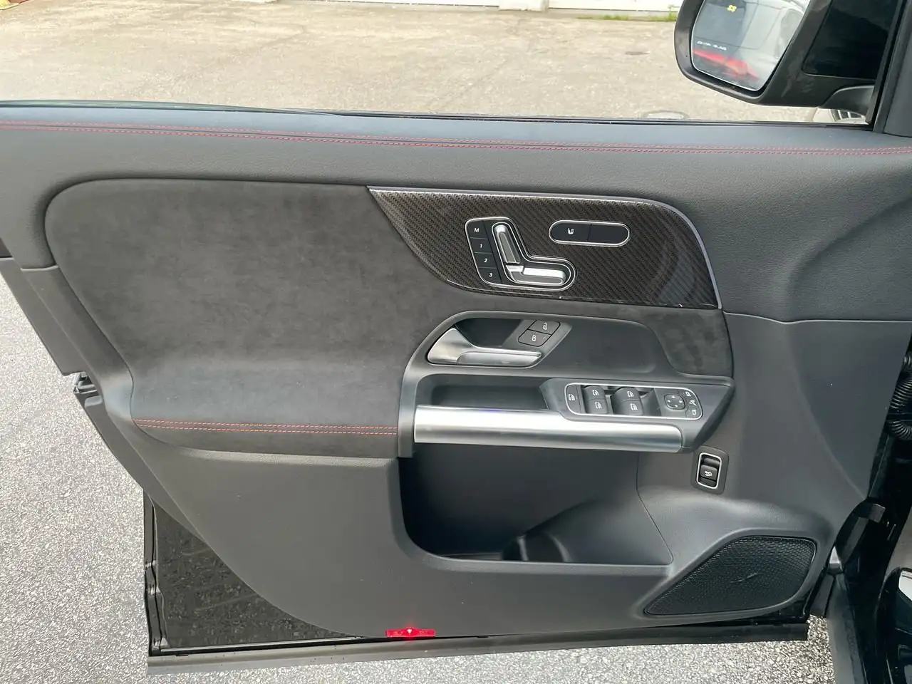 Mercedes-Benz GLA снимка Mercedes-Benz GLA