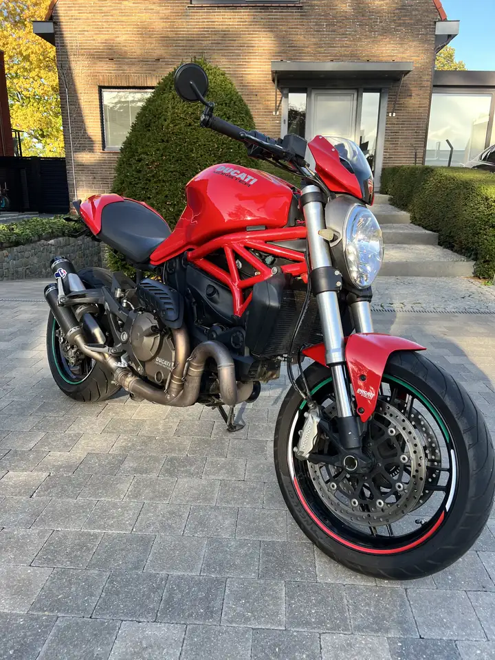 Ducati Monster 821